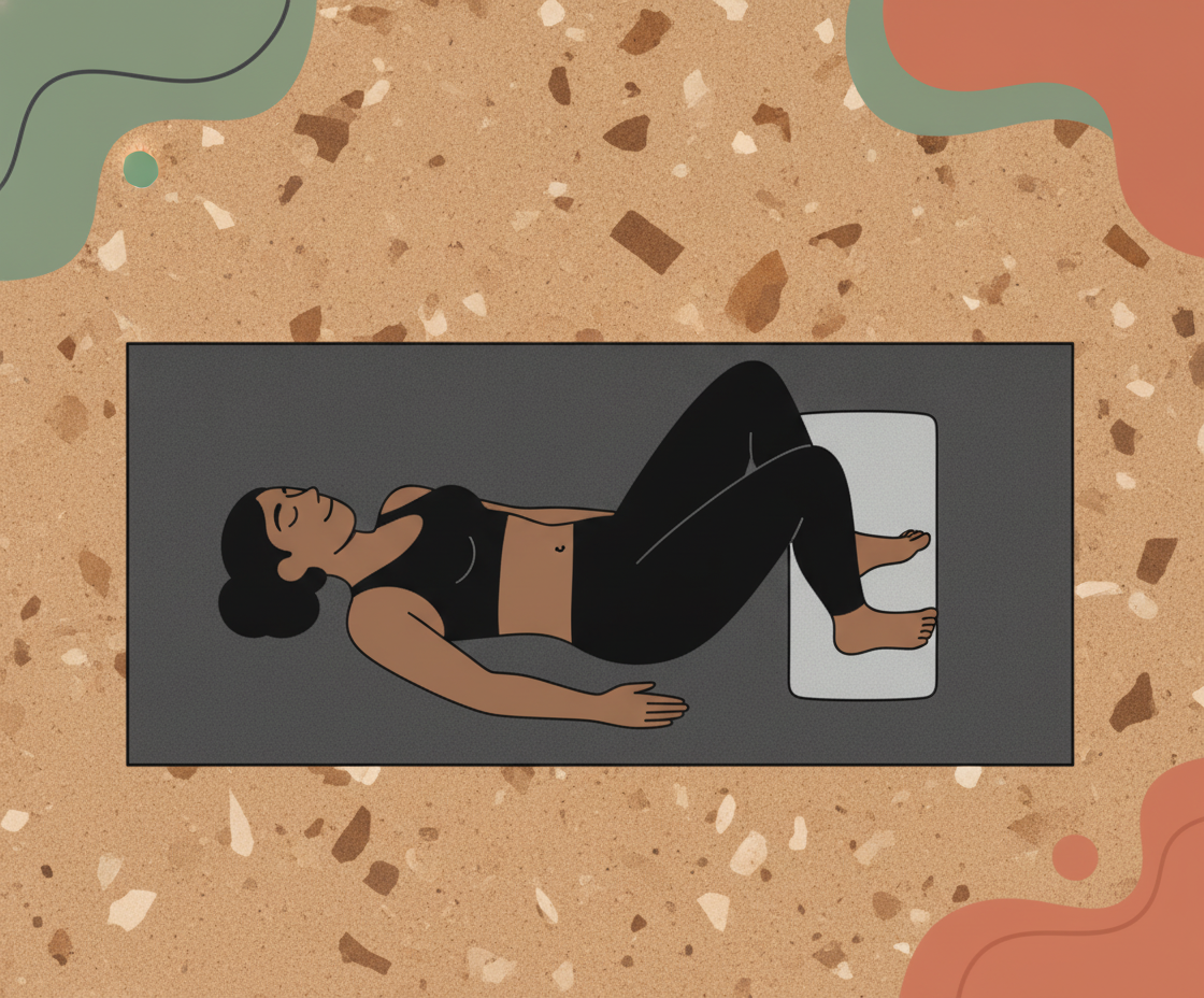 Illustration einer Person in Savasana auf der Yogamatte im hellen Raum, völlig entspannt